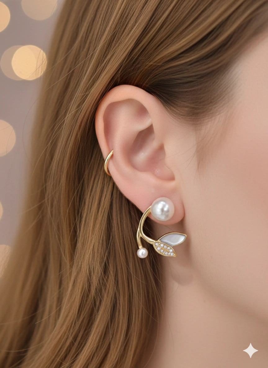 Pearl Leaf Crescent Stud