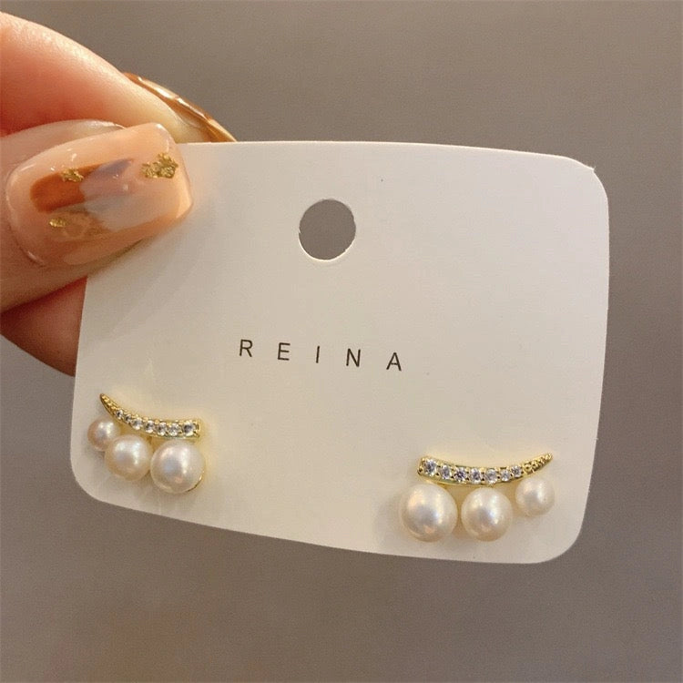Triple Pearl Stud