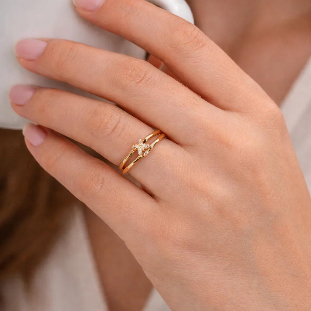 Delicate Daimond Stone Ring