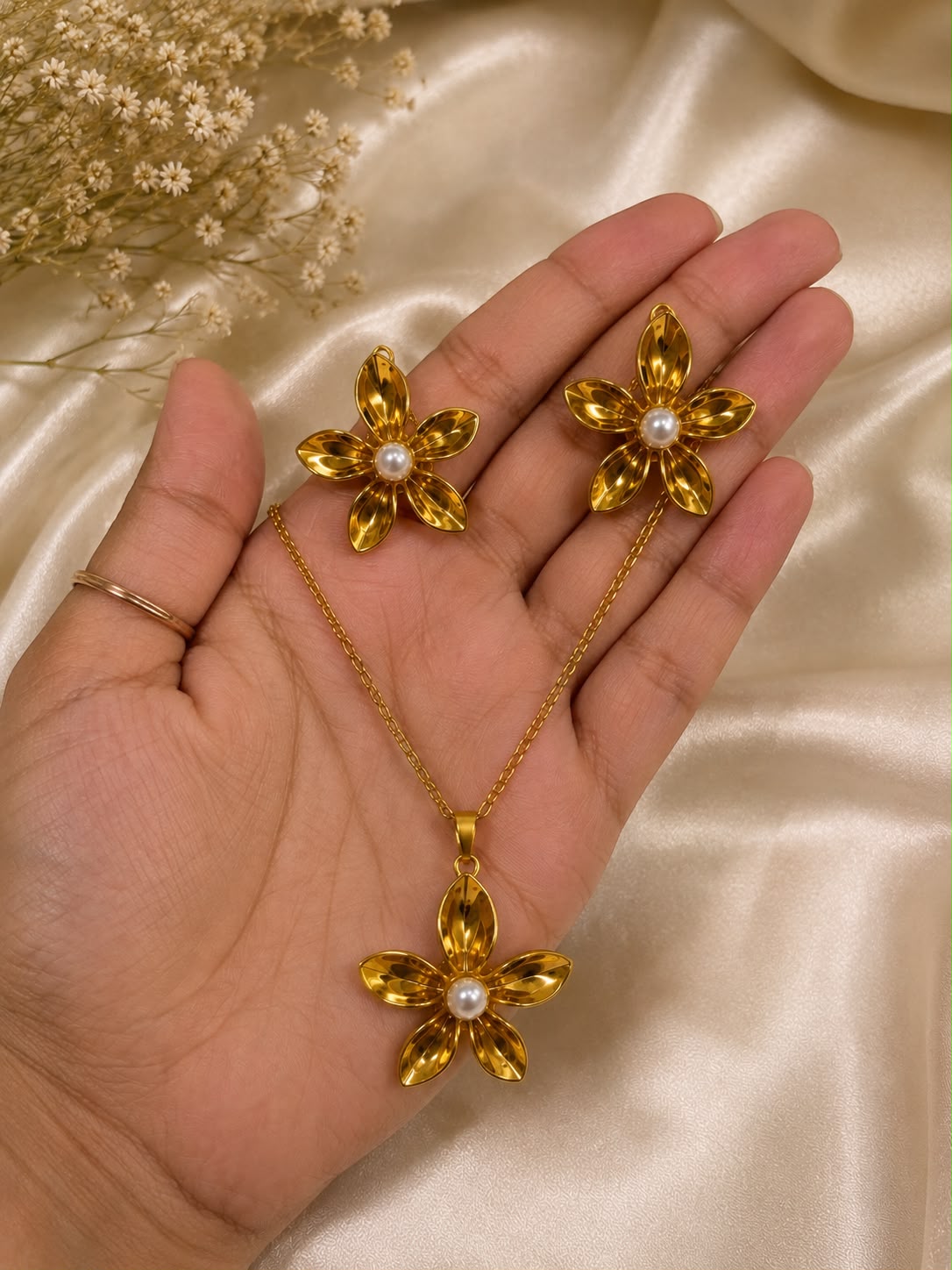 Anti Tarnish Petal of Grace Set