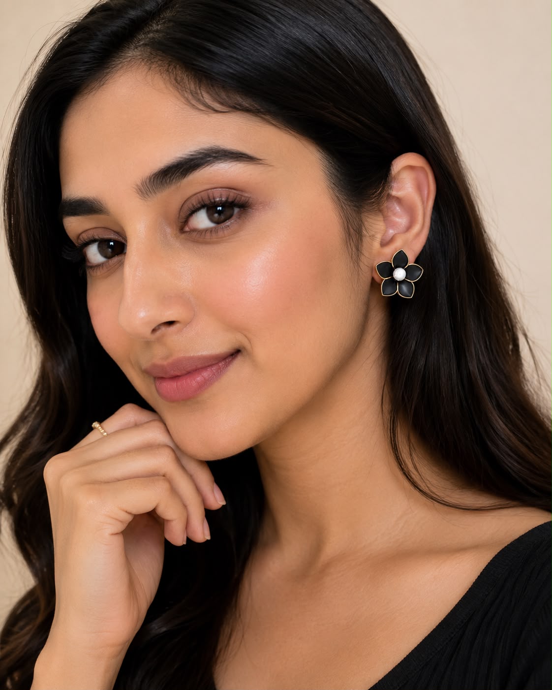 Noir Flora Earring