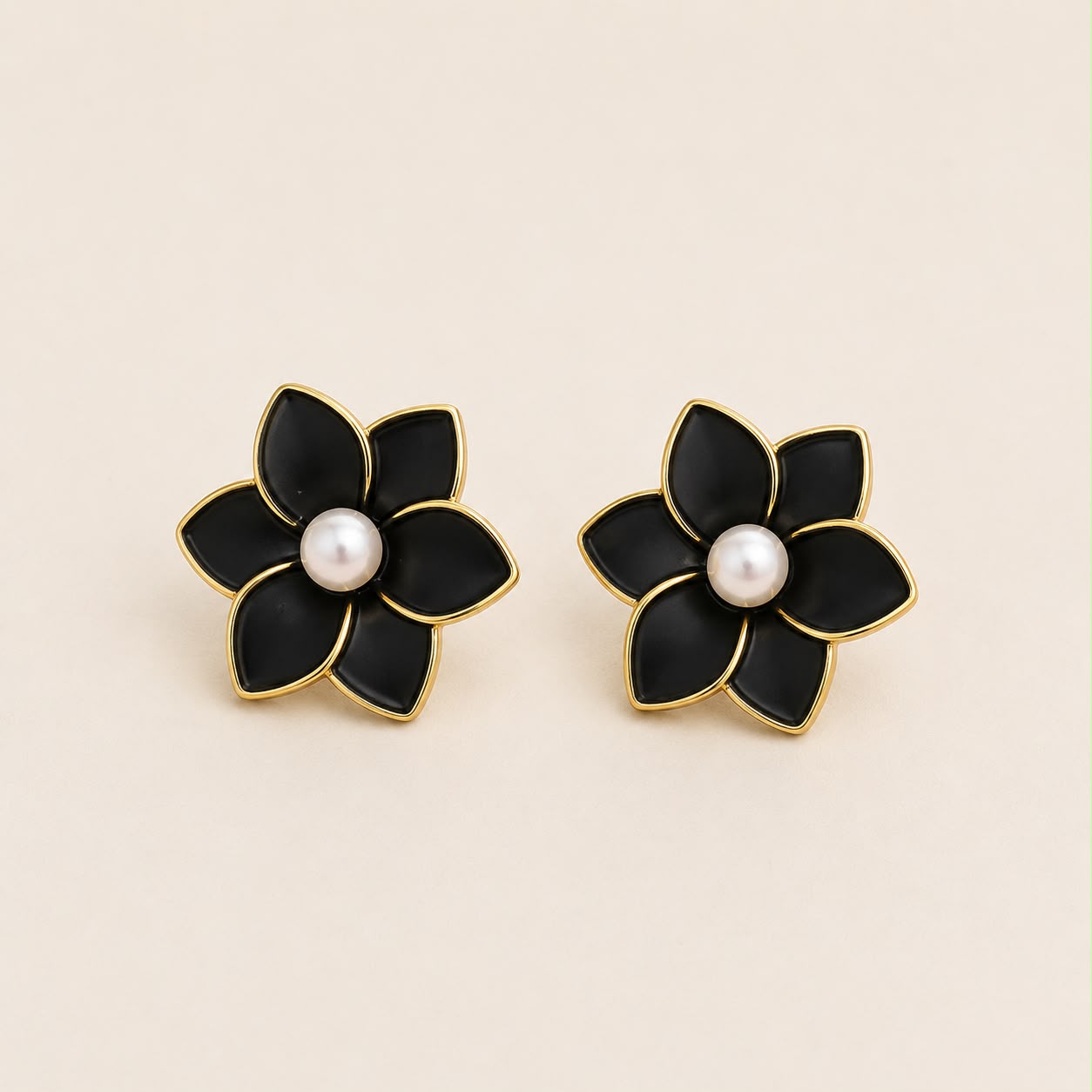 Noir Flora Earring