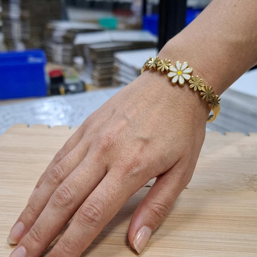 Daisy Bloom Anti Tarnish Bracelet