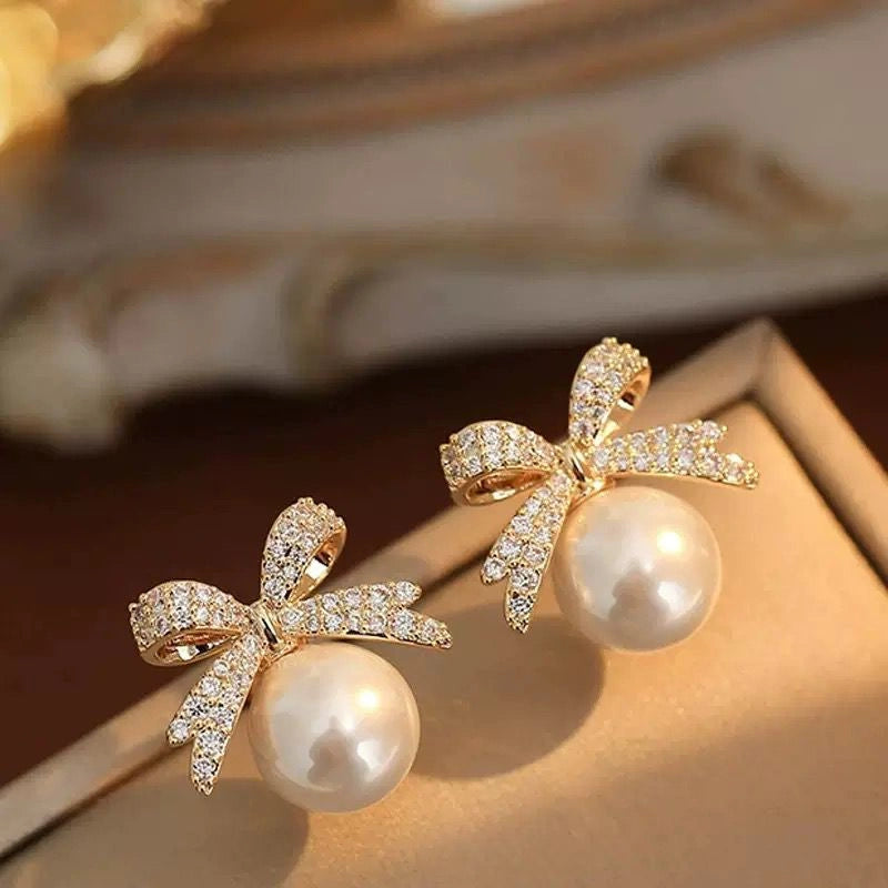 Golden Coquette Earring