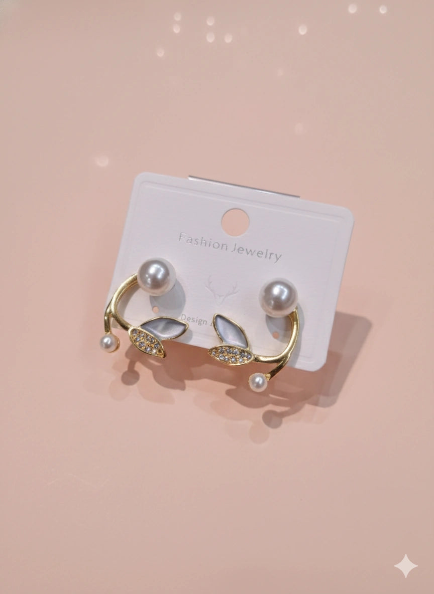Pearl Leaf Crescent Stud