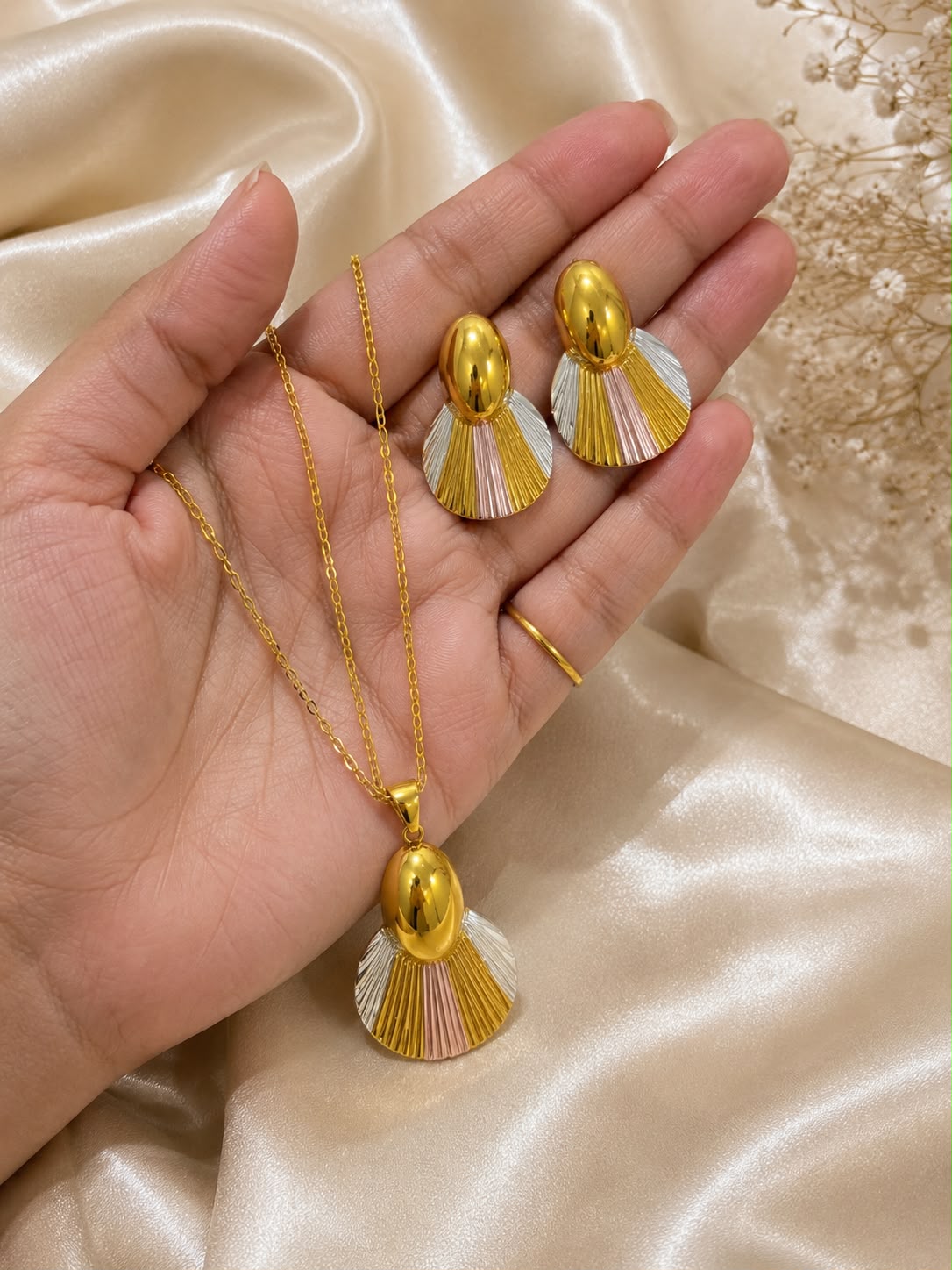 Anti Tarnish Gilded Grace Charm Set