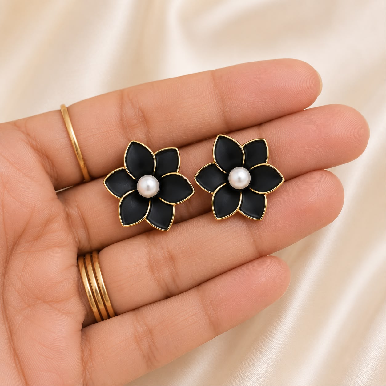 Noir Flora Earring