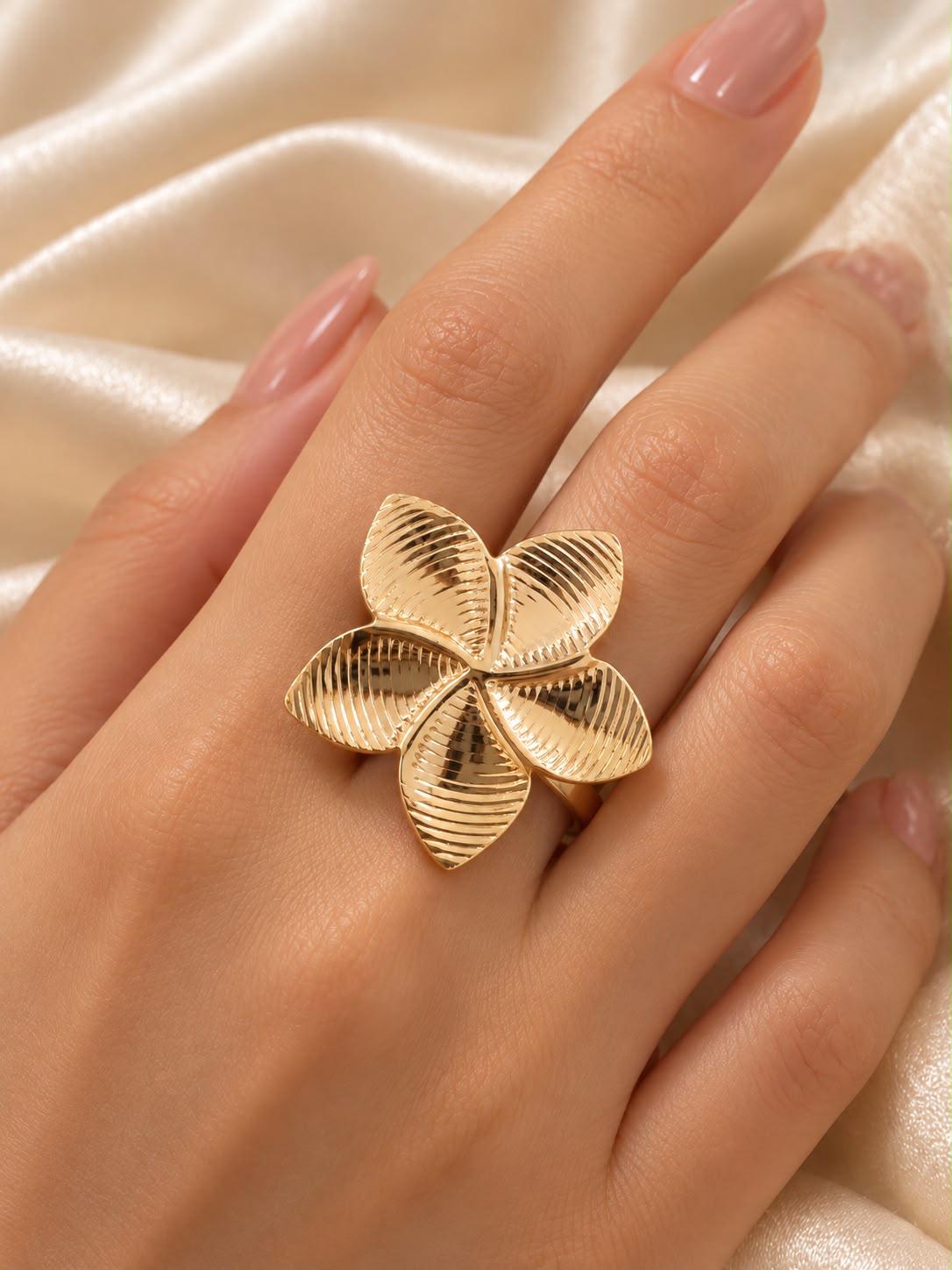 Fluted Flower Ring