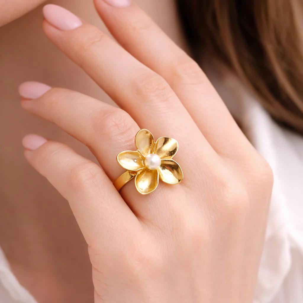 Stylish Flower Ring