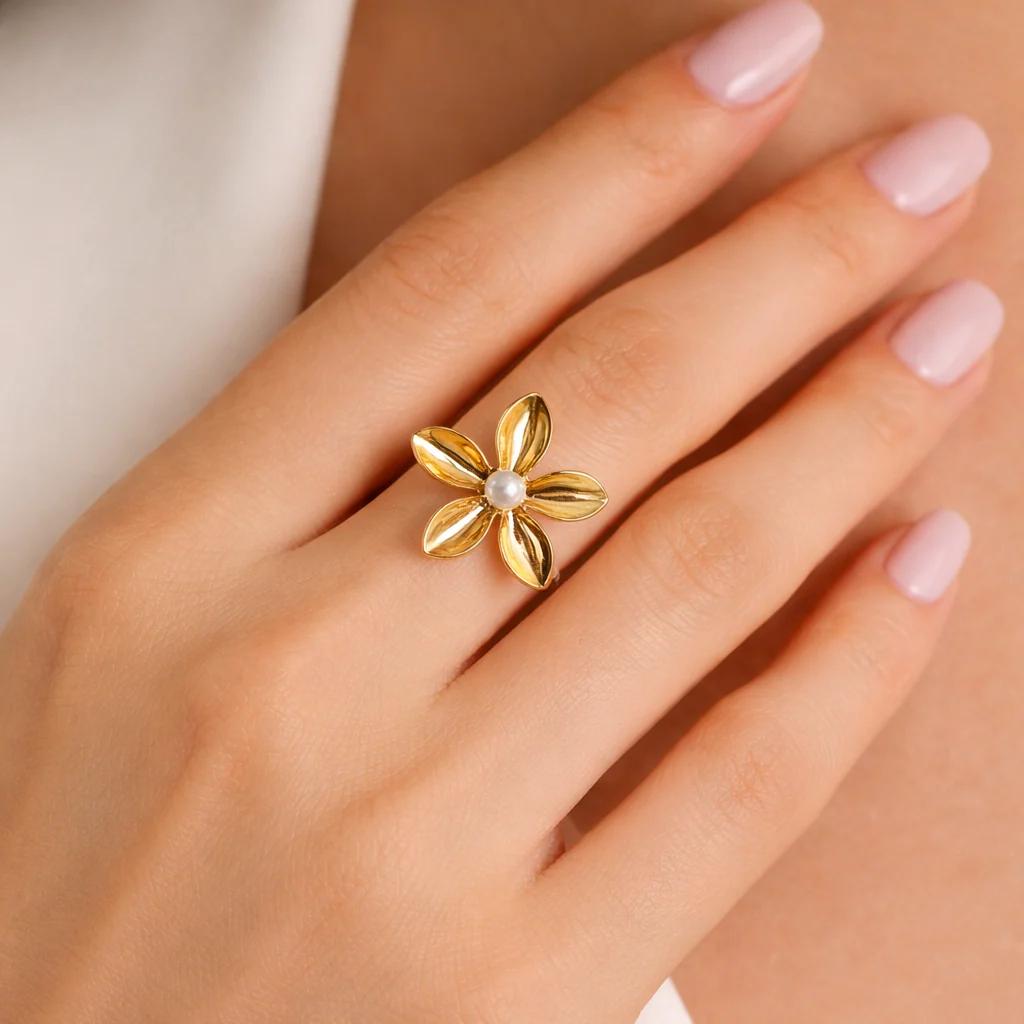 Flora Pearl Ring