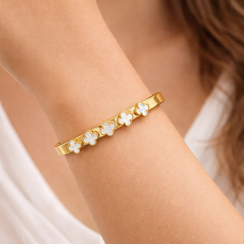 Snow Clover Bracelet